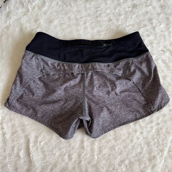 Lululemon Women’s Athletic Shorts Sz 4 Gray Heathered Black Waistband 4” Running - Picture 3 of 7